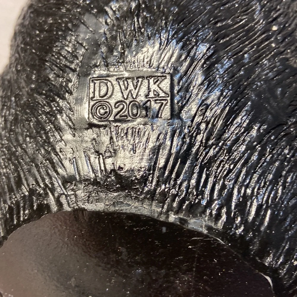 DWK  Black Bear Wine Holder...